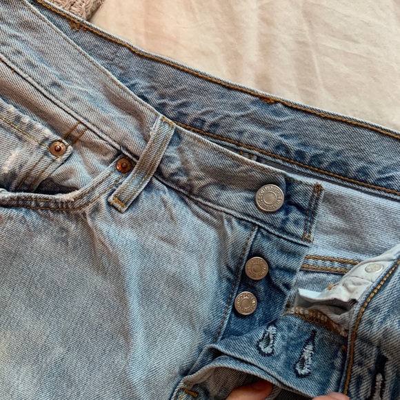 Levi’s boyfriend jeans🦋🧚‍♀️ - Picture 4 of 4